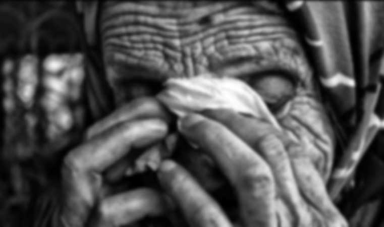 মুখে গামছা বেঁধে ৬৫ বছরের ঘুমন্ত বৃদ্ধাকে ধর্ষণ