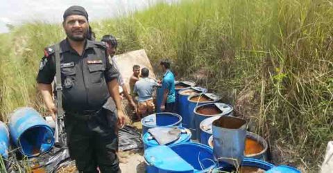 কাঁশবনের ভেতর থেকে ১২ হাজার লিটার দেশীয় মদ জব্দ