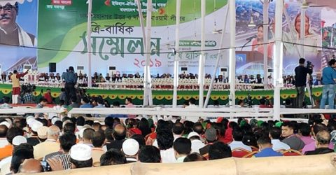 পায়রা-বেলুন উড়িয়ে মহানগরের সম্মেলন উদ্বোধন