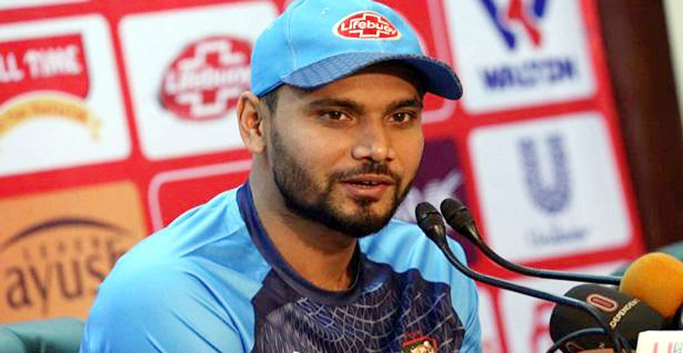 বিপিএলে ঢাকার অধিনায়কত্ব করবেন মাশরাফী