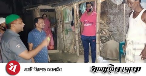 হোম কোয়ারেন্টাইনে থাকা পরিবারের মধ্যে খাদ্য সামগ্রী পৌছে দিলেন মেয়র জুয়েল