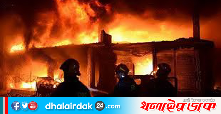 কদমতলীতে অগ্নিকাণ্ডে যুবকের মৃত্যু, পুড়লো ২১টি ঘর