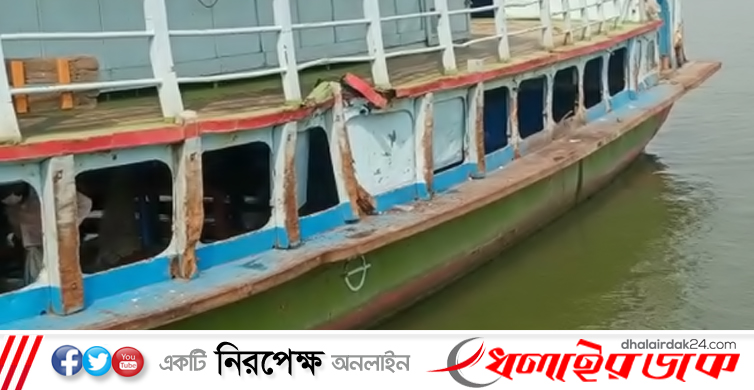 মাঝ পদ্মায় লঞ্চ-তেলবা‌হী ট্যাংকা‌রের সংঘর্ষ