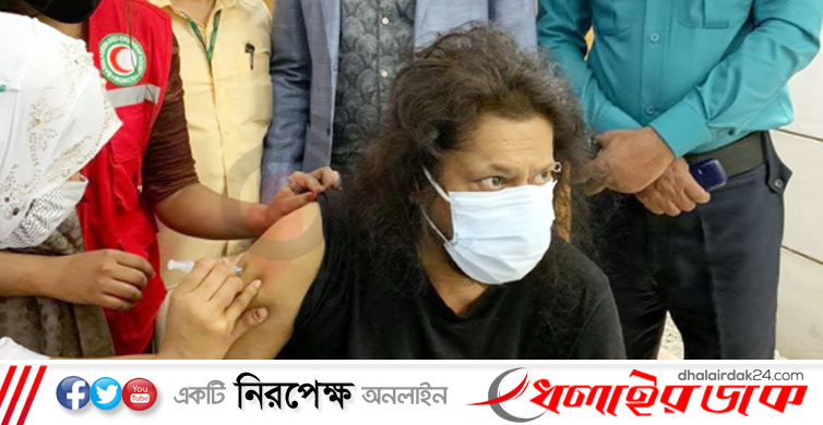 করোনার টিকা নিলেন জেমস