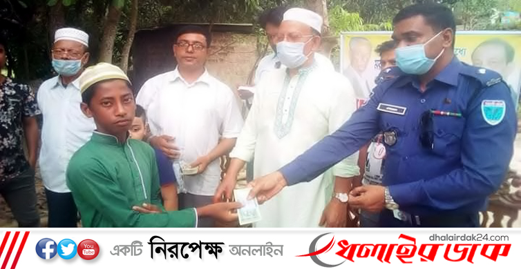 কমলগঞ্জে মো: সোনাওর বখ্ত স্মৃতি পরিষদের পক্ষ থেকে হতদরিদ্রের মাঝে নগদ অর্থ প্রদান।