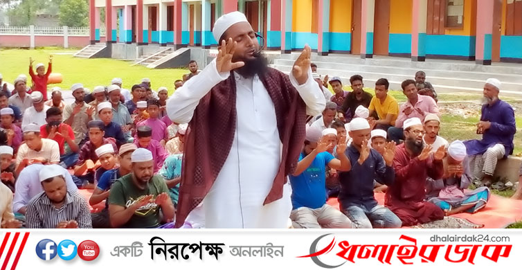 এক ফসলা বৃষ্টির জন্য কমলগঞ্জে খোলা মাঠে নামাজ-মোনাজাতে কান্নার রোল