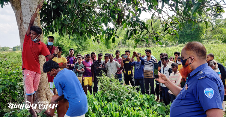 কমলগঞ্জে কবরস্থানের গাছের গোড়ায় বসে ফাঁস লাগানো যুবকের মরদেহ উদ্ধার