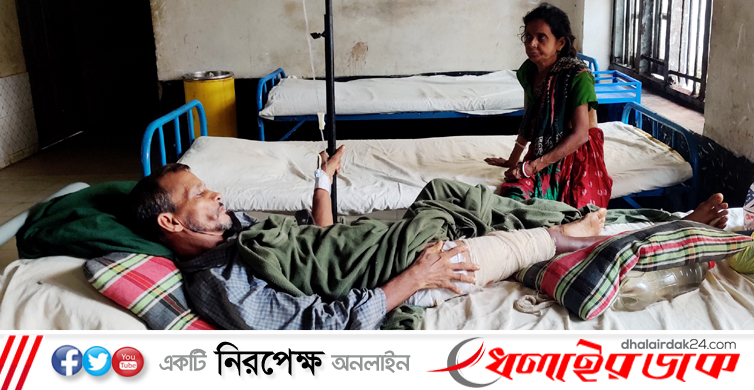 রডের আঘাতে বৃদ্ধের পা ভাঙ্গল যুবক, বিচার না পেয়ে থানায় মামলা