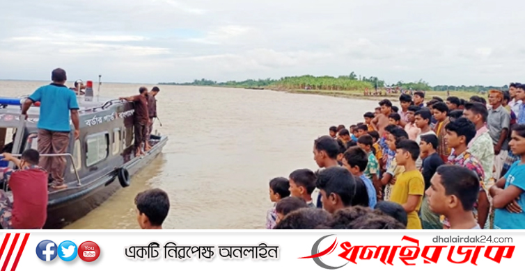 পদ্মায় নৌকাডুবিতে নিহত বেড়ে ৪, এখনো নিখোঁজ অন্তত ২০