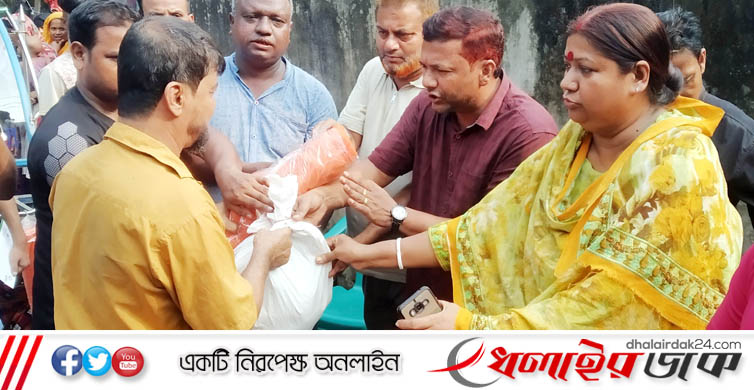 কমলগঞ্জে আগুনে পুড়ে যাওয়া ক্ষতিগ্রস্ত পরিবারের পাশে পৌর মেয়র