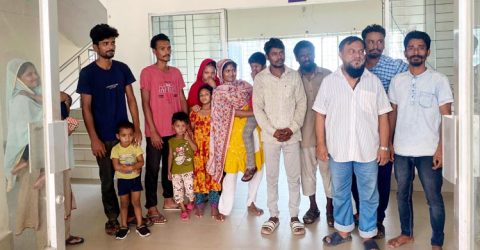 ফলোআপঃ আটক হওয়া ১৫ জনকে কমলগঞ্জ থানায় সোপর্দ করলো বিজিবি