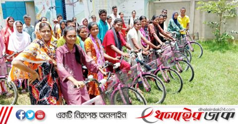 বাইসাইকেল পেয়ে খুশী, চা’বাগানের শিশু উন্নয়ন প্রকল্পের শিক্ষার্থীরা