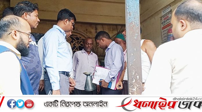 পেট্রোলের দোকানে লিটারে কম; ভ্রাম্যমান আদালতের জরিমানা