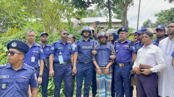 স্ত্রীকে হত্যার পর লাশ মাটিচাপা, নিখোঁজের জিডি করতে এসে ঘাতক স্বামী গ্রেপ্তার