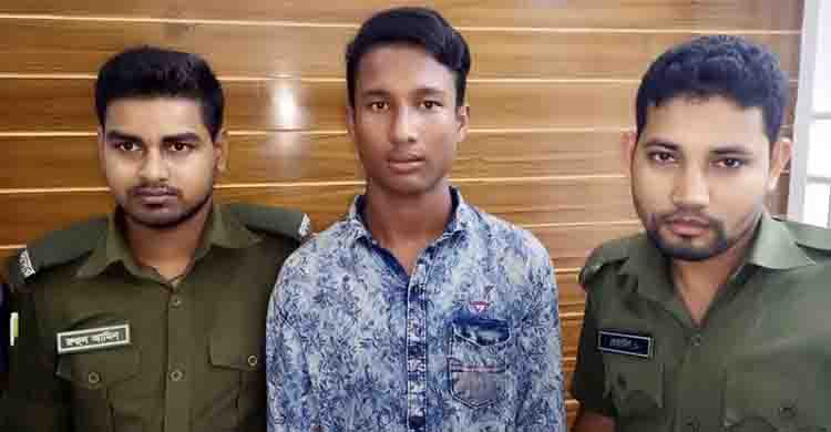 পাসপোর্ট করতে এসে ধরা পড়ল রোহিঙ্গা তরুণ