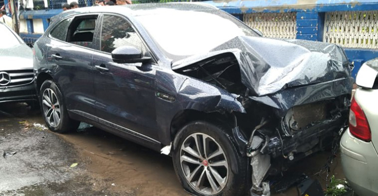 গভীর রাতে কলকাতায় বেপরোয়া গাড়ি পিষে মারল ২ বাংলাদেশিকে