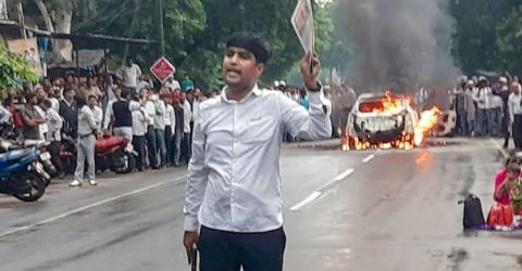 বিয়ের আনন্দে গুলি ছুড়ে গাড়ি জ্বালিয়ে দিলেন নবদম্পতি