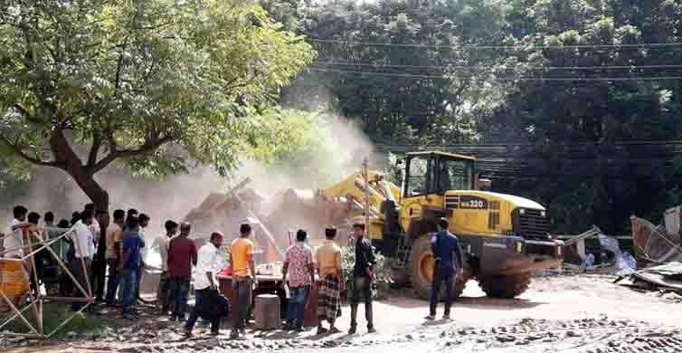 অবৈধ স্থাপনা উচ্ছেদে আগারগাঁওয়ে ডিএনসিসির ভ্রাম্যমাণ আদালত