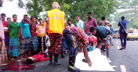 ট্রাকের সঙ্গে মোটরসাইকেলের সংঘর্ষে প্রাণ গেল ভাই-বোনের