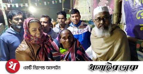 গভীর রাতে কম্বল নিয়ে রাস্তায় ইউএনও