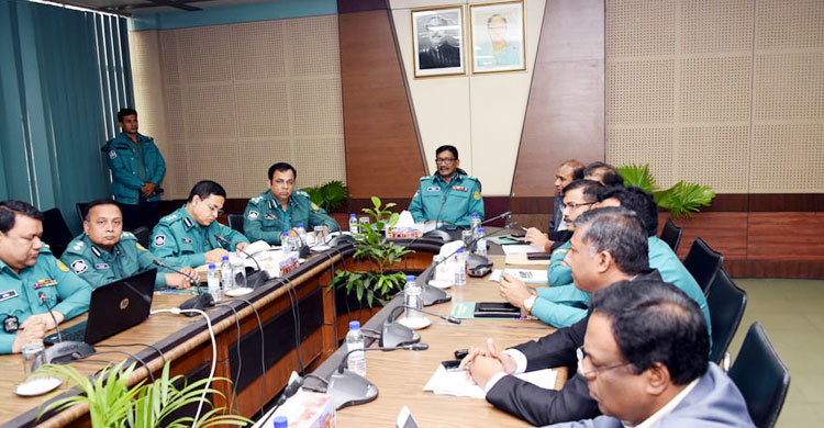 বড়দিন-থার্টিফার্স্ট : বাড়ির ছাদেও অনুষ্ঠান নয়, নিষিদ্ধ আতশবাজি
