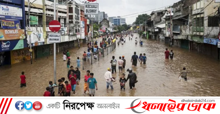 ইন্দোনেশিয়ায় আকস্মিক বন্যায় ৪শ’ বাড়ি প্লাবিত