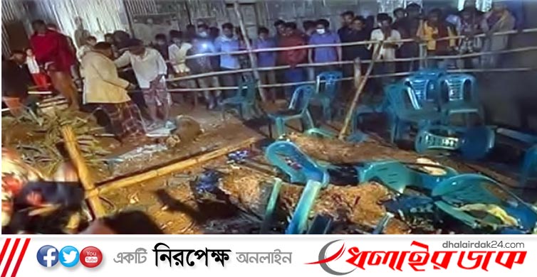 অতিথির চেয়ারে ভেঙে পড়ল মরা গাছ, প্রাণ গেল ২ জনের