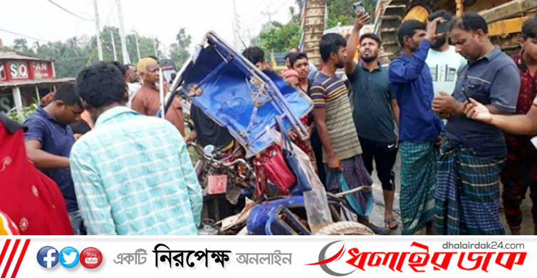 ত্রিমুখী সংঘর্ষে একই পরিবারের ছয়জনসহ ঝরল ৭ প্রাণ