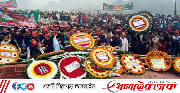 জাতীয় স্মৃতিসৌধে মানুষের ঢল