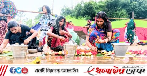 গঙ্গা স্নানে চা-শ্রমিকদের কাত্যায়নী পূজা