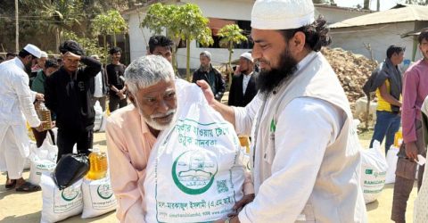 ৫০ হাজার রোজাদারের পাশে আল-মারকাজুল ইসলামী