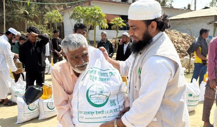 ৫০ হাজার রোজাদারের পাশে আল-মারকাজুল ইসলামী