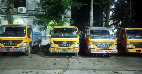 ধলাই নদী থেকে অবৈধ বালু উত্তোলন: একজনের কারাদণ্ড, ৪ ট্রাক জব্দ