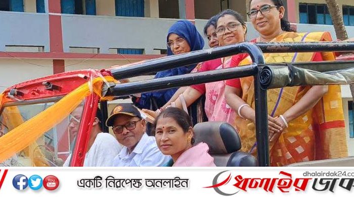 প্রিয় শিক্ষককে রাজকীয় বিদায়, কমলগঞ্জে ব্যতিক্রমী সংবর্ধনা