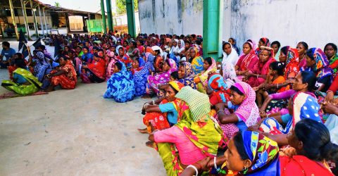 বোনাস ও বকেয়ার দাবিতে মিরতিংগায় চা শ্রমিকদের কর্মবিরতি