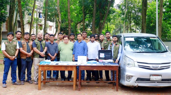 সীমানা পিলার ও প্রাচীন কয়েনের নামে কোটি কোটি টাকা আত্মসাৎ: গ্রেপ্তার ৪