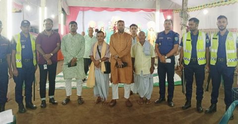 মণ্ডপ পরিদর্শনে কমলগঞ্জ থানা পুলিশ, নিরাপত্তায় সর্বোচ্চ তৎপরতা