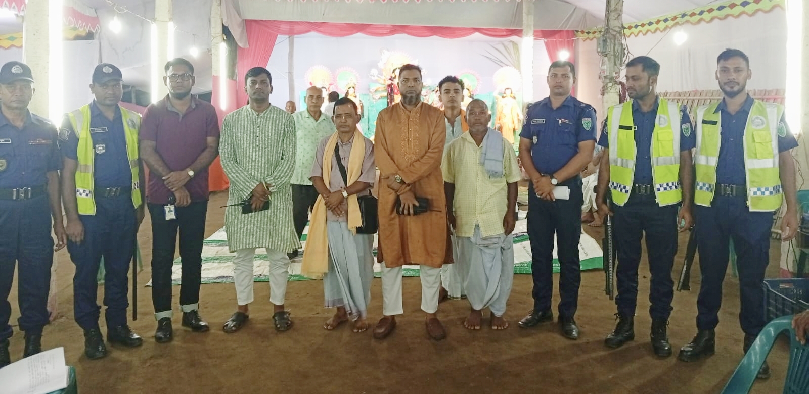 মণ্ডপ পরিদর্শনে কমলগঞ্জ থানা পুলিশ, নিরাপত্তায় সর্বোচ্চ তৎপরতা