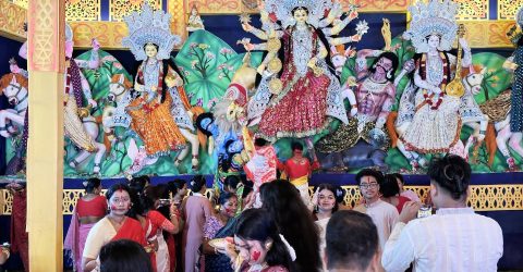 সম্প্রীতির মেলবন্ধনে মণ্ডপে মণ্ডপে বিদায়ের সুর