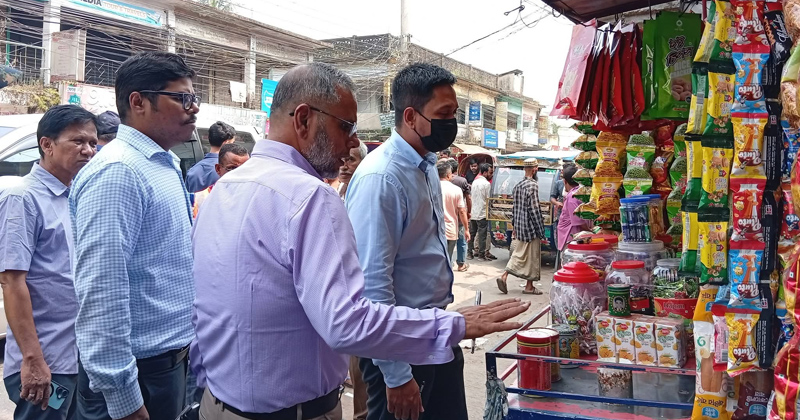 মৌলভীবাজারে ফুটপাত দখলমুক্ত করতে ভ্রাম্যমাণ আদালত: ৭ মামলায় জরিমানা  ​